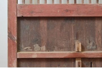 アンティーク建具　古い木味や錆びた金具が時代の流れを感じる格子蔵戸1枚(玄関戸、引き戸)(R-074295)