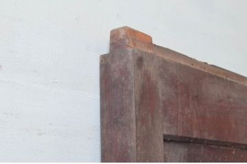 アンティーク建具　総欅(ケヤキ)材　巾着金具　赤みがかった美しい木色と縁起物の金具が魅力の蔵戸1枚(玄関戸、引き戸)(R-074296)