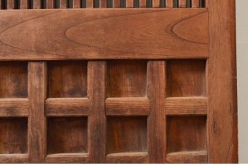 アンティーク建具　総欅(ケヤキ)材　堂々とした佇まいが存在感を放つ格子蔵戸1枚(きつね格子、狐格子、玄関戸、引き戸、枡格子、マス目、升目)(R-074298)