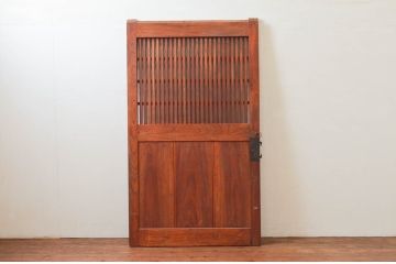 アンティーク建具　総欅(ケヤキ)材　堂々とした佇まいが存在感を放つ格子蔵戸1枚(きつね格子、狐格子、玄関戸、引き戸、枡格子、マス目、升目)(R-074298)