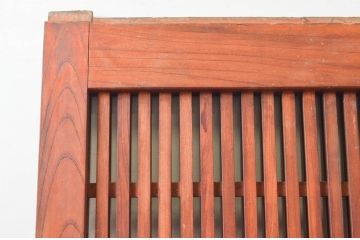 アンティーク建具　総欅(ケヤキ)材　堂々とした佇まいが存在感を放つ格子蔵戸1枚(きつね格子、狐格子、玄関戸、引き戸、枡格子、マス目、升目)(R-074298)