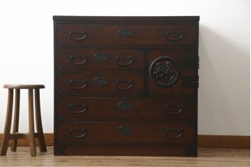 中古　欅(ケヤキ)材　和の空間づくりにおすすめな民芸箪笥(和箪笥、収納箪笥、衣装箪笥、整理箪笥、チェスト、引き出し)(R-074302)