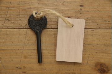 中古　欅(ケヤキ)材　和の空間づくりにおすすめな民芸箪笥(和箪笥、収納箪笥、衣装箪笥、整理箪笥、チェスト、引き出し)(R-074302)