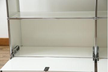 中古　USMハラー(USM Haller)　鍵付きショーケースが魅力の鉄製キャビネット(収納棚、ラック、飾り棚、陳列棚、ガラスケース、店舗什器)(R-074303)