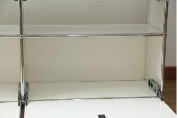 中古　USMハラー(USM Haller)　鍵付きショーケースが魅力の鉄製キャビネット(収納棚、ラック、飾り棚、陳列棚、ガラスケース、店舗什器)(R-074303)