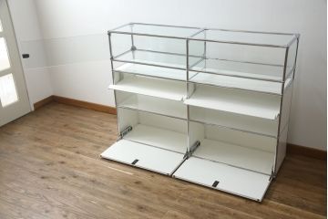 中古　USMハラー(USM Haller)　鍵付きショーケースが魅力の鉄製キャビネット(収納棚、ラック、飾り棚、陳列棚、ガラスケース、店舗什器)(R-074303)