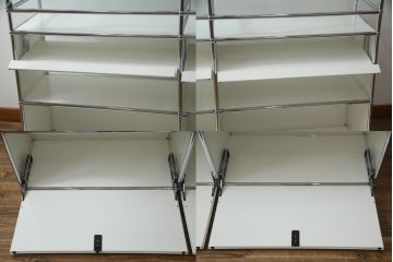 中古　USMハラー(USM Haller)　鍵付きショーケースが魅力の鉄製キャビネット(収納棚、ラック、飾り棚、陳列棚、ガラスケース、店舗什器)(R-074303)