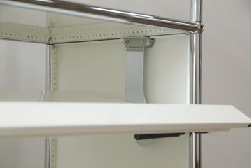 中古　USMハラー(USM Haller)　鍵付きショーケースが魅力の鉄製キャビネット(収納棚、ラック、飾り棚、陳列棚、ガラスケース、店舗什器)(R-074303)