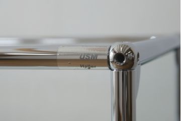 中古　USMハラー(USM Haller)　鍵付きショーケースが魅力の鉄製キャビネット(収納棚、ラック、飾り棚、陳列棚、ガラスケース、店舗什器)(R-074303)
