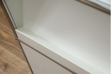 中古　USMハラー(USM Haller)　鍵付きショーケースが魅力の鉄製キャビネット(収納棚、ラック、飾り棚、陳列棚、ガラスケース、店舗什器)(R-074303)