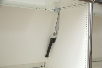中古　USMハラー(USM Haller)　鍵付きショーケースが魅力の鉄製キャビネット(収納棚、ラック、飾り棚、陳列棚、ガラスケース、店舗什器)(R-074303)