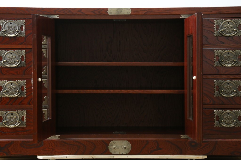 中古　美品!!　四国・高松　飛鳥民芸家具　堂々とした佇まいの欅(ケヤキ)箪笥サイドボード　(R-074304)