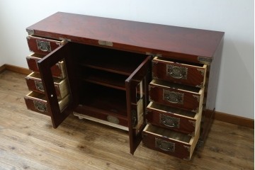 中古　美品!!　四国・高松　飛鳥民芸家具　堂々とした佇まいの欅(ケヤキ)箪笥サイドボード　(R-074304)