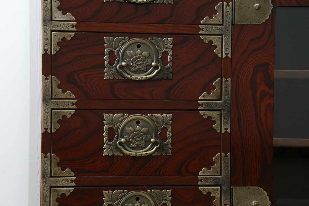 中古　美品!!　四国・高松　飛鳥民芸家具　堂々とした佇まいの欅(ケヤキ)箪笥サイドボード　(R-074304)