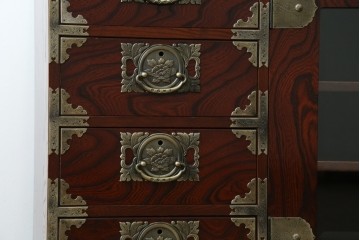 中古　美品!!　四国・高松　飛鳥民芸家具　堂々とした佇まいの欅(ケヤキ)箪笥サイドボード　(R-074304)