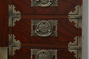 中古　美品!!　四国・高松　飛鳥民芸家具　堂々とした佇まいの欅(ケヤキ)箪笥サイドボード　(R-074304)