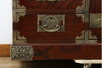 中古　美品!!　四国・高松　飛鳥民芸家具　堂々とした佇まいの欅(ケヤキ)箪笥サイドボード　(R-074304)