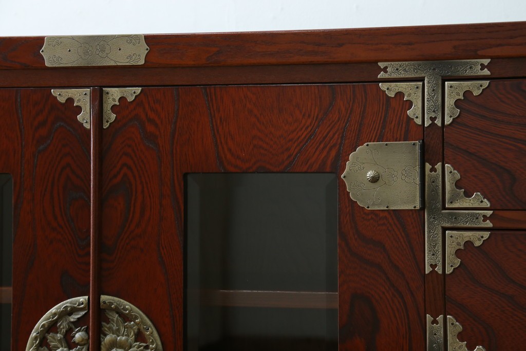 中古　美品!!　四国・高松　飛鳥民芸家具　堂々とした佇まいの欅(ケヤキ)箪笥サイドボード　(R-074304)