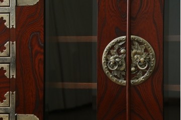 中古　美品!!　四国・高松　飛鳥民芸家具　堂々とした佇まいの欅(ケヤキ)箪笥サイドボード　(R-074304)