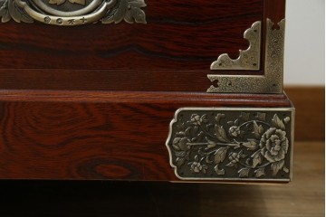 中古　美品!!　四国・高松　飛鳥民芸家具　堂々とした佇まいの欅(ケヤキ)箪笥サイドボード　(R-074304)