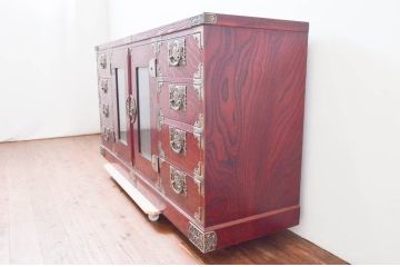 中古　美品!!　四国・高松　飛鳥民芸家具　欅(ケヤキ)箪笥　堂々とした佇まいが魅力的なサイドボード(サイドキャビネット、リビングボード、収納棚、戸棚、引き出し)(R-074304)