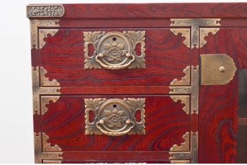 中古　美品!!　四国・高松　飛鳥民芸家具　欅(ケヤキ)箪笥　堂々とした佇まいが魅力的なサイドボード(サイドキャビネット、リビングボード、収納棚、戸棚、引き出し)(R-074304)