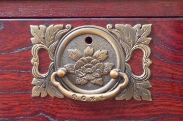 中古　美品!!　四国・高松　飛鳥民芸家具　欅(ケヤキ)箪笥　堂々とした佇まいが魅力的なサイドボード(サイドキャビネット、リビングボード、収納棚、戸棚、引き出し)(R-074304)