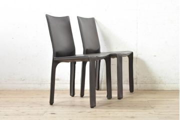 中古　Cassina(カッシーナ)　412　CAB(キャブ)　MARIO BELLINI(マリオベリーニ)　シンプルモダンな空間づくりに活躍するアームレスチェア2脚セット(ダイニングチェア、椅子、イス)(定価2脚で約52万8千円)(R-074310)