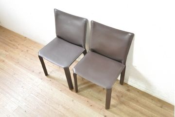 中古　Cassina(カッシーナ)　412　CAB(キャブ)　MARIO BELLINI(マリオベリーニ)　シンプルモダンな空間づくりに活躍するアームレスチェア2脚セット(ダイニングチェア、椅子、イス)(定価2脚で約52万8千円)(R-074310)