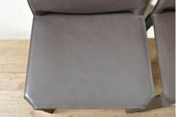 中古　Cassina(カッシーナ)　412　CAB(キャブ)　MARIO BELLINI(マリオベリーニ)　シンプルモダンな空間づくりに活躍するアームレスチェア2脚セット(ダイニングチェア、椅子、イス)(定価2脚で約52万8千円)(R-074310)