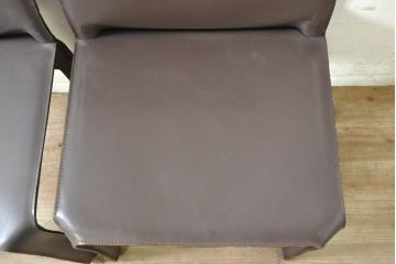 中古　Cassina(カッシーナ)　412　CAB(キャブ)　MARIO BELLINI(マリオベリーニ)　シンプルモダンな空間づくりに活躍するアームレスチェア2脚セット(ダイニングチェア、椅子、イス)(定価2脚で約52万8千円)(R-074310)