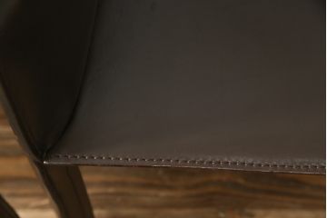 中古　Cassina(カッシーナ)　413　CAB(キャブ)　MARIO BELLINI(マリオベリーニ)　本革(レザー)　シンプルモダンな空間づくりに活躍するアームチェア2脚セット(ダイニングチェア、椅子、イス)(定価2脚で約83万6千円)(R-074312)