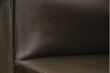 中古　Cassina(カッシーナ)　413　CAB(キャブ)　MARIO BELLINI(マリオベリーニ)　本革(レザー)　シンプルモダンな空間づくりに活躍するアームチェア2脚セット(ダイニングチェア、椅子、イス)(定価2脚で約83万6千円)(R-074313)