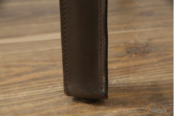 中古　Cassina(カッシーナ)　413　CAB(キャブ)　MARIO BELLINI(マリオベリーニ)　本革(レザー)　シンプルモダンな空間づくりに活躍するアームチェア2脚セット(ダイニングチェア、椅子、イス)(定価2脚で約83万6千円)(R-074313)
