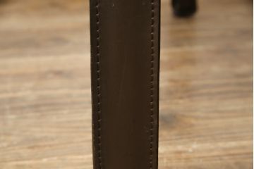 中古　Cassina(カッシーナ)　413　CAB(キャブ)　MARIO BELLINI(マリオベリーニ)　本革(レザー)　シンプルモダンな空間づくりに活躍するアームチェア2脚セット(ダイニングチェア、椅子、イス)(定価2脚で約83万6千円)(R-074313)