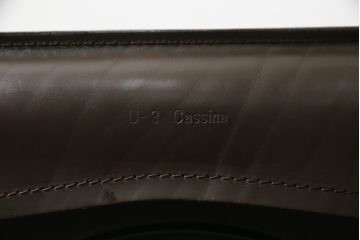 中古　Cassina(カッシーナ)　413　CAB(キャブ)　MARIO BELLINI(マリオベリーニ)　本革(レザー)　シンプルモダンな空間づくりに活躍するアームチェア2脚セット(ダイニングチェア、椅子、イス)(定価2脚で約83万6千円)(R-074313)