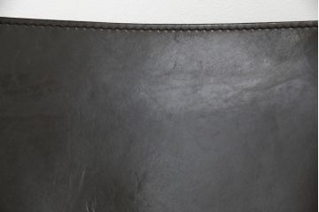 中古　Cassina(カッシーナ)　413　CAB(キャブ)　MARIO BELLINI(マリオベリーニ)　本革(レザー)　シンプルモダンな空間づくりに活躍するアームチェア2脚セット(ダイニングチェア、椅子、イス)(定価2脚で約83万6千円)(R-074314)