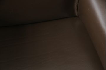 中古　Cassina(カッシーナ)　413　CAB(キャブ)　MARIO BELLINI(マリオベリーニ)　本革(レザー)　シンプルモダンな空間づくりに活躍するアームチェア2脚セット(ダイニングチェア、椅子、イス)(定価2脚で約83万6千円)(R-074314)