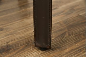 中古　Cassina(カッシーナ)　413　CAB(キャブ)　MARIO BELLINI(マリオベリーニ)　本革(レザー)　シンプルモダンな空間づくりに活躍するアームチェア2脚セット(ダイニングチェア、椅子、イス)(定価2脚で約83万6千円)(R-074314)