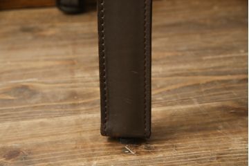 中古　Cassina(カッシーナ)　413　CAB(キャブ)　MARIO BELLINI(マリオベリーニ)　本革(レザー)　シンプルモダンな空間づくりに活躍するアームチェア2脚セット(ダイニングチェア、椅子、イス)(定価2脚で約83万6千円)(R-074314)
