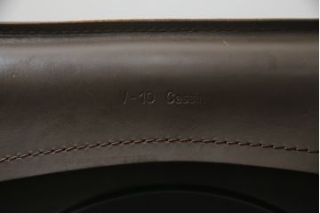 中古　Cassina(カッシーナ)　413　CAB(キャブ)　MARIO BELLINI(マリオベリーニ)　本革(レザー)　シンプルモダンな空間づくりに活躍するアームチェア2脚セット(ダイニングチェア、椅子、イス)(定価2脚で約83万6千円)(R-074314)