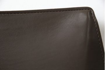 中古　Cassina(カッシーナ)　413　CAB(キャブ)　MARIO BELLINI(マリオベリーニ)　本革(レザー)　シンプルモダンな空間づくりに活躍するアームチェア2脚セット(ダイニングチェア、椅子、イス)(定価2脚で約83万6千円)(R-074315)