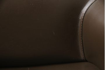 中古　Cassina(カッシーナ)　413　CAB(キャブ)　MARIO BELLINI(マリオベリーニ)　本革(レザー)　シンプルモダンな空間づくりに活躍するアームチェア2脚セット(ダイニングチェア、椅子、イス)(定価2脚で約83万6千円)(R-074315)