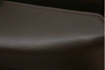中古　Cassina(カッシーナ)　413　CAB(キャブ)　MARIO BELLINI(マリオベリーニ)　本革(レザー)　シンプルモダンな空間づくりに活躍するアームチェア2脚セット(ダイニングチェア、椅子、イス)(定価2脚で約83万6千円)(R-074315)