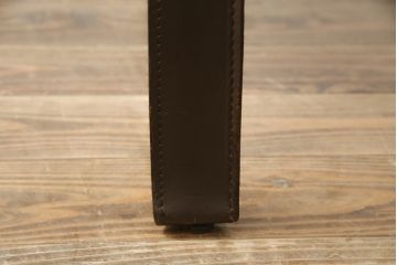 中古　Cassina(カッシーナ)　413　CAB(キャブ)　MARIO BELLINI(マリオベリーニ)　本革(レザー)　シンプルモダンな空間づくりに活躍するアームチェア2脚セット(ダイニングチェア、椅子、イス)(定価2脚で約83万6千円)(R-074315)