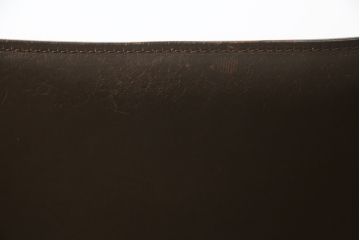 中古　Cassina(カッシーナ)　413　CAB(キャブ)　MARIO BELLINI(マリオベリーニ)　本革(レザー)　シンプルモダンな空間づくりに活躍するアームチェア2脚セット(ダイニングチェア、椅子、イス)(定価2脚で約83万6千円)(R-074315)