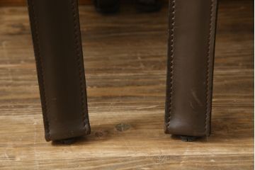 中古　Cassina(カッシーナ)　413　CAB(キャブ)　MARIO BELLINI(マリオベリーニ)　本革(レザー)　シンプルモダンな空間づくりに活躍するアームチェア2脚セット(ダイニングチェア、椅子、イス)(定価2脚で約83万6千円)(R-074315)