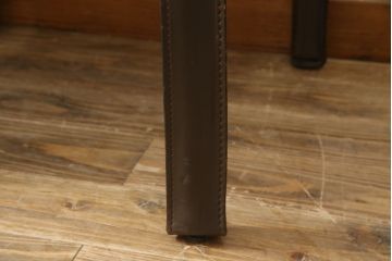 中古　Cassina(カッシーナ)　413　CAB(キャブ)　MARIO BELLINI(マリオベリーニ)　本革(レザー)　シンプルモダンな空間づくりに活躍するアームチェア2脚セット(ダイニングチェア、椅子、イス)(定価2脚で約83万6千円)(R-074315)