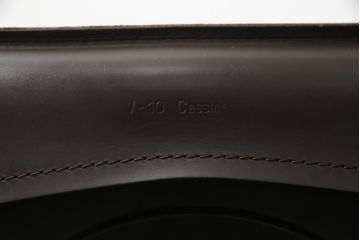 中古　Cassina(カッシーナ)　413　CAB(キャブ)　MARIO BELLINI(マリオベリーニ)　本革(レザー)　シンプルモダンな空間づくりに活躍するアームチェア2脚セット(ダイニングチェア、椅子、イス)(定価2脚で約83万6千円)(R-074315)