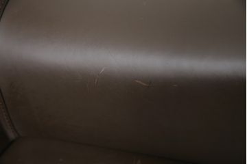 中古　Cassina(カッシーナ)　413　CAB(キャブ)　MARIO BELLINI(マリオベリーニ)　本革(レザー)　シンプルモダンな空間づくりに活躍するアームチェア2脚セット(ダイニングチェア、椅子、イス)(定価2脚で約83万6千円)(R-074316)